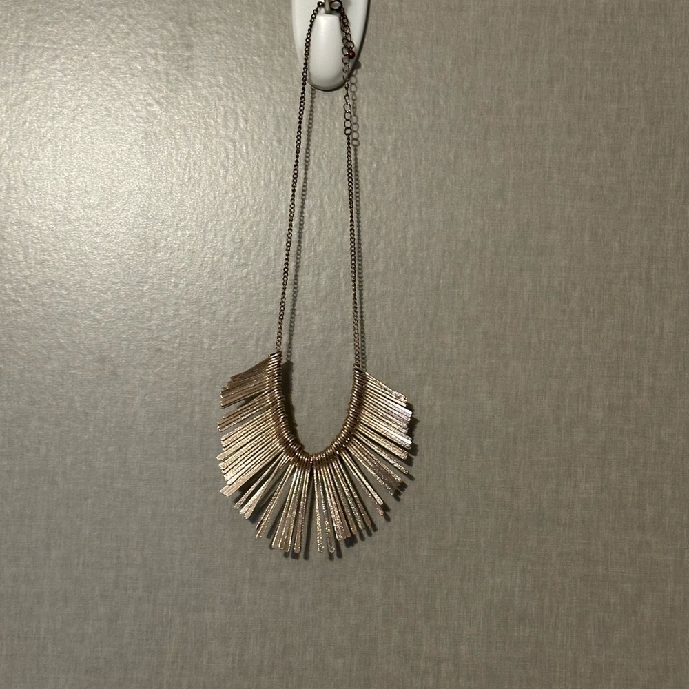 Elegant Gold Necklace for Women